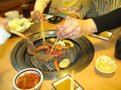 焼き肉で打ち上げの図(廿日市大貴にて)