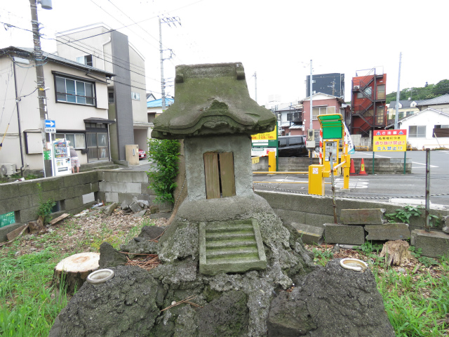 稲荷社(追浜町3丁目16)